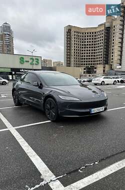 Tesla Model 3 2025