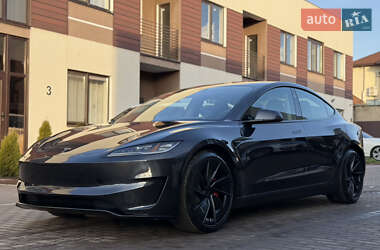 Tesla Model 3  2024