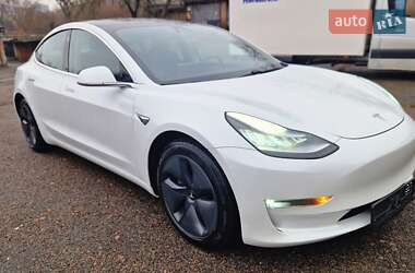 Tesla Model 3  2020