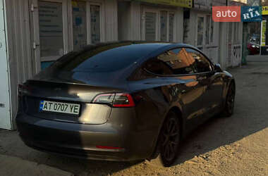 Седан Tesla Model 3 2022 в Ивано-Франковске
