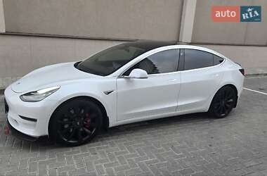 Tesla Model 3  2019