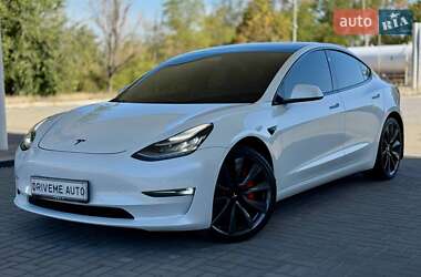 Tesla Model 3  2019