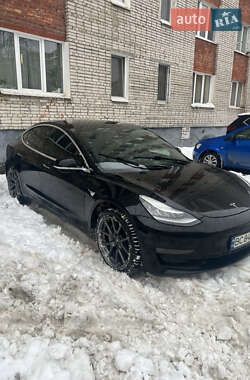 Tesla Model 3  2019