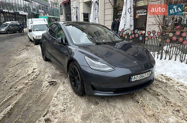 Tesla Model 3  2021
