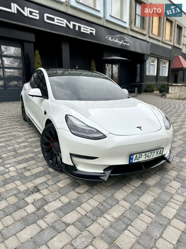 Tesla Model 3 2021
