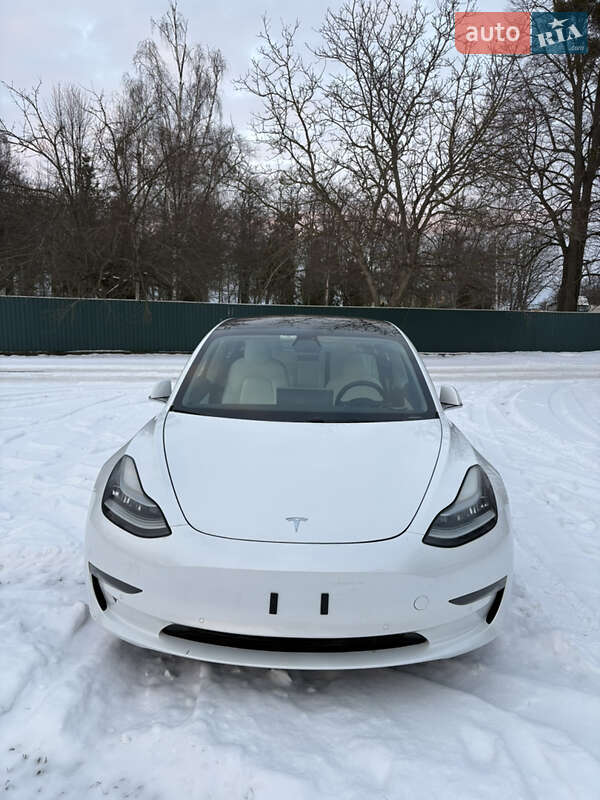 Седан Tesla Model 3 2019 в Києві