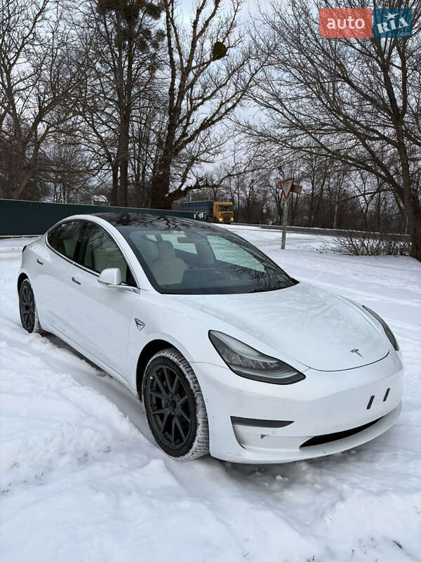 Седан Tesla Model 3 2019 в Києві