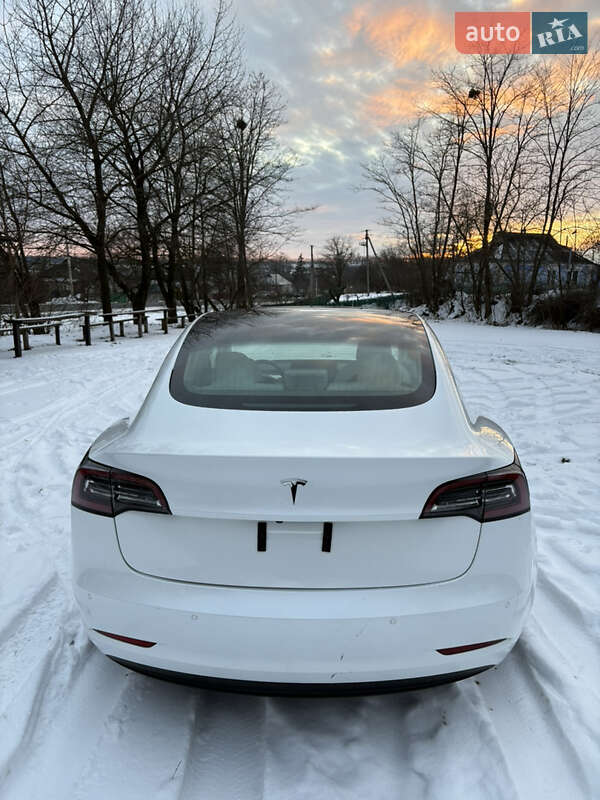 Седан Tesla Model 3 2019 в Києві
