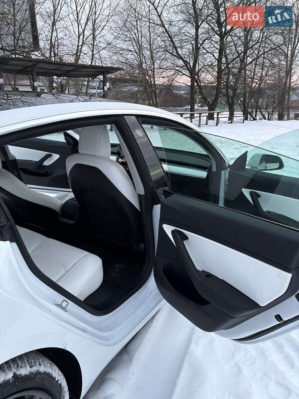 Седан Tesla Model 3 2019 в Києві