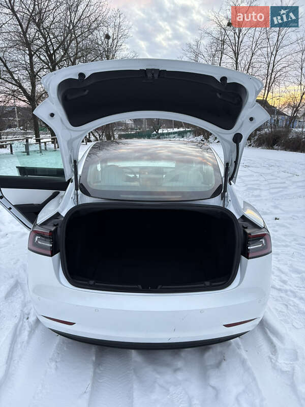 Седан Tesla Model 3 2019 в Києві