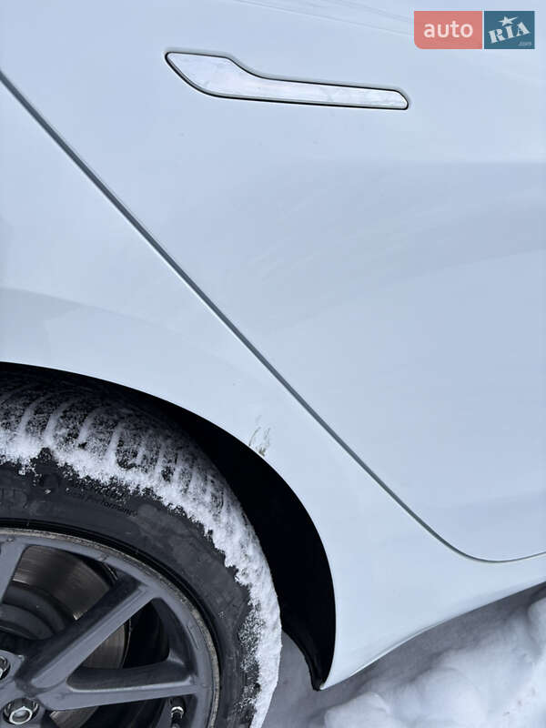 Седан Tesla Model 3 2019 в Києві