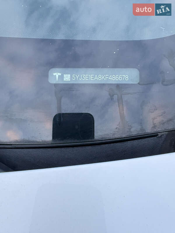 Седан Tesla Model 3 2019 в Києві