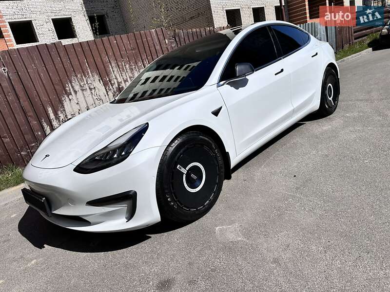 Tesla Model 3 2018