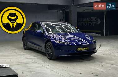Tesla Model 3  2024