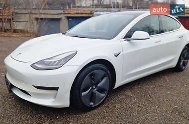 Tesla Model 3  2020