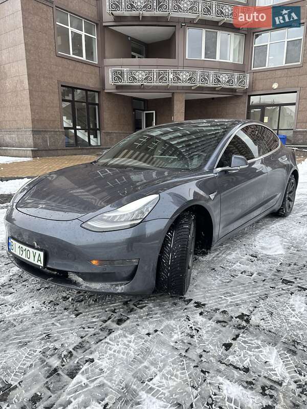 Седан Tesla Model 3 2020 в Киеве