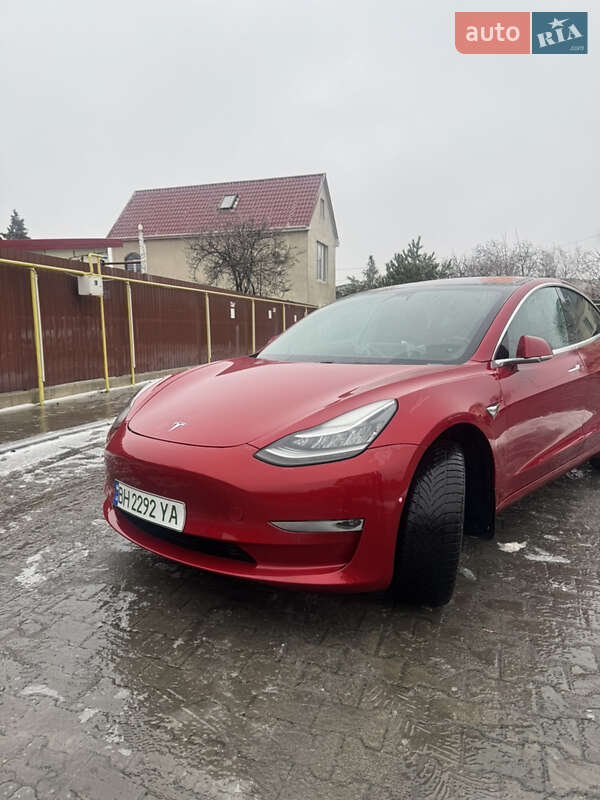 Седан Tesla Model 3 2018 в Одессе