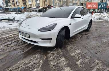 Tesla Model 3  2021