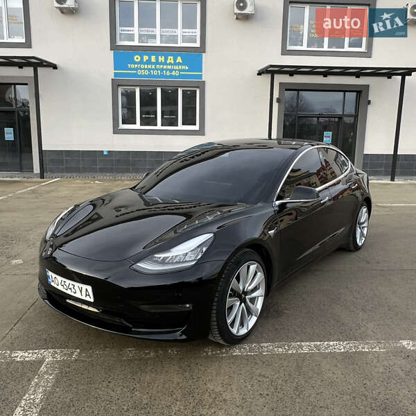 Tesla Model 3 2020