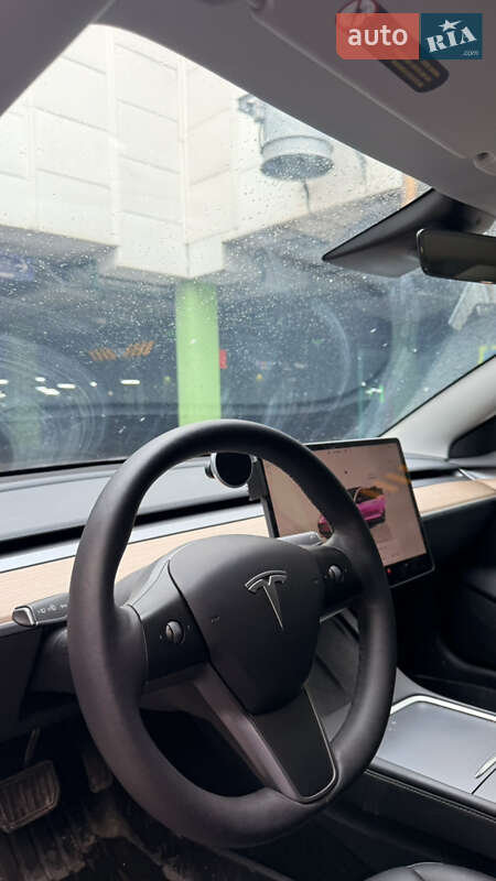 Седан Tesla Model 3 2022 в Киеве