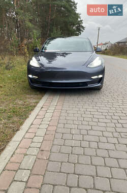 Tesla Model 3  2020