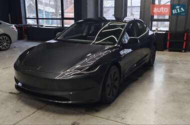 Tesla Model 3  2024
