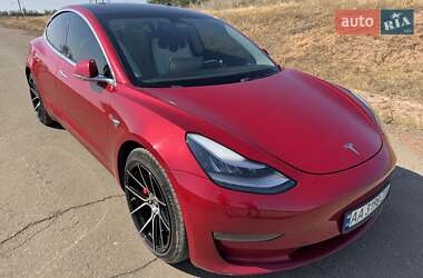 Tesla Model 3  2019