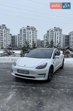 Tesla Model 3  2022