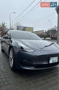 Tesla Model 3  2022