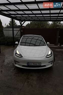 Tesla Model 3  2021