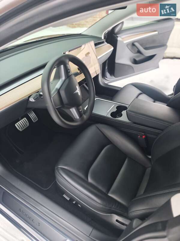 Седан Tesla Model 3 2023 в Фастове
