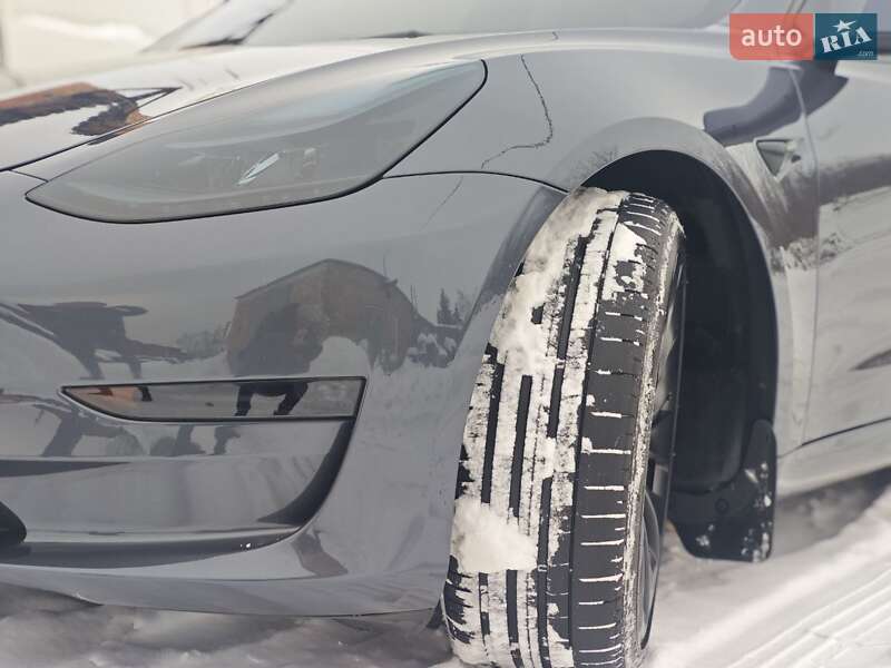 Седан Tesla Model 3 2023 в Фастове