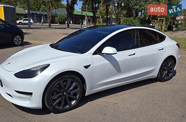 Tesla Model 3  2020
