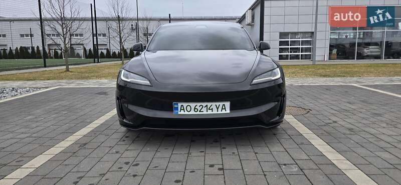 Седан Tesla Model 3 2025 в Мукачево