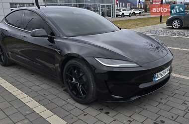 Седан Tesla Model 3 2025 в Мукачево