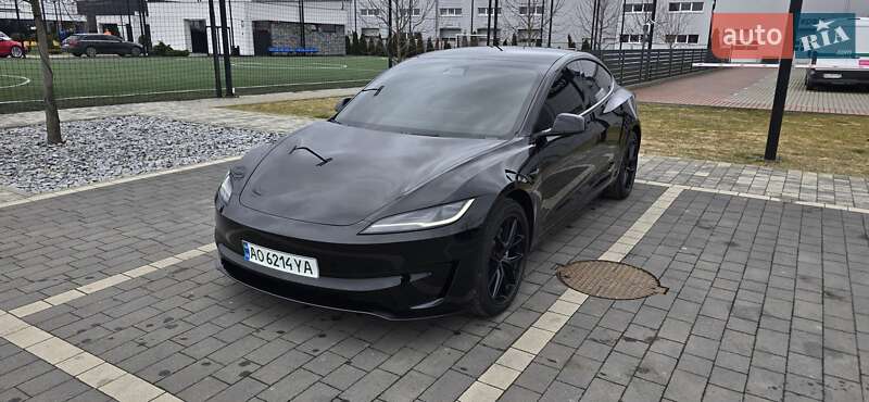 Седан Tesla Model 3 2025 в Мукачево