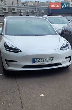 Tesla Model 3  2019