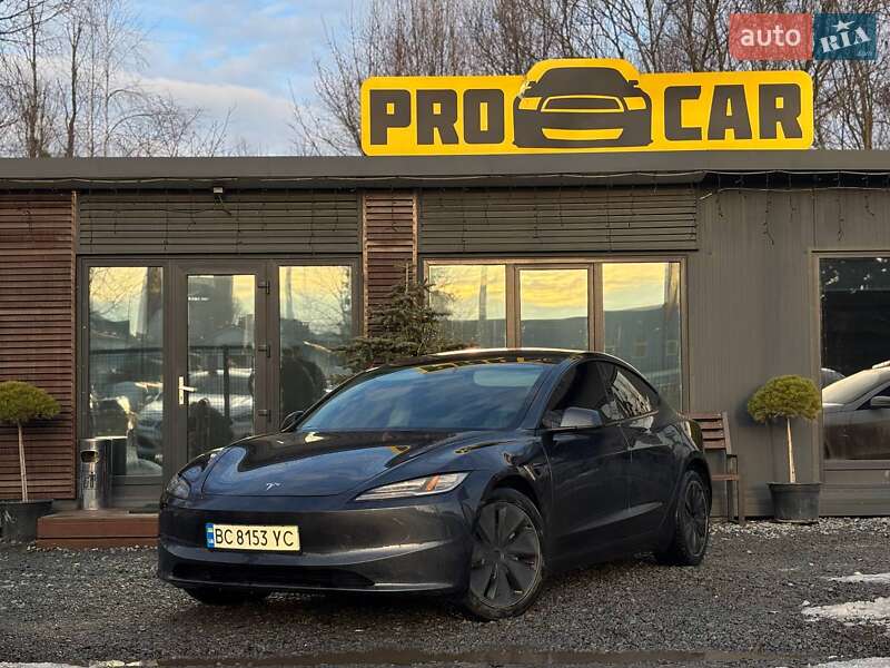 Tesla Model 3 2024