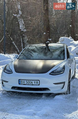Tesla Model 3  2020