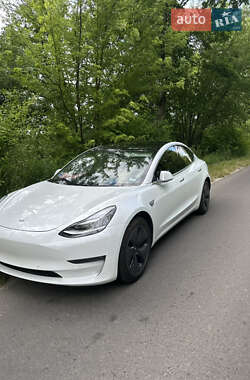 Tesla Model 3  2020