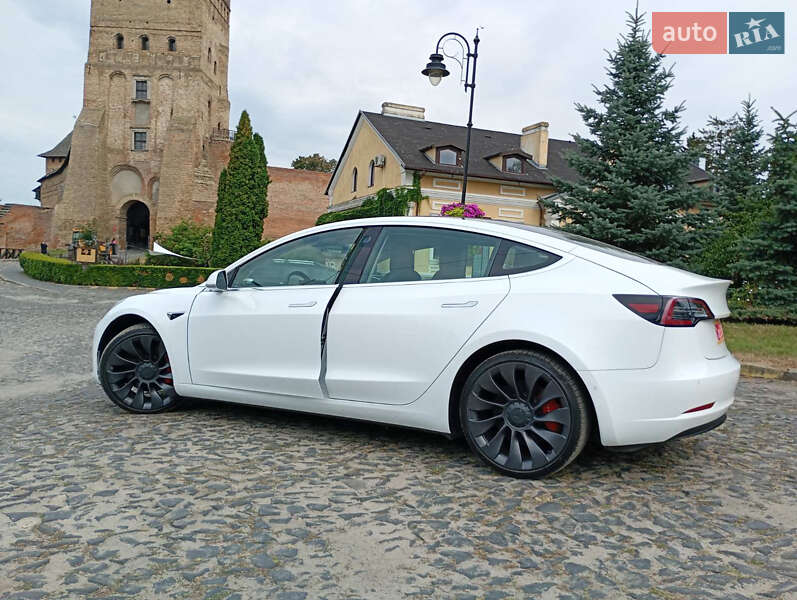 Седан Tesla Model 3 2020 в Виннице