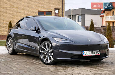 Tesla Model 3  2024