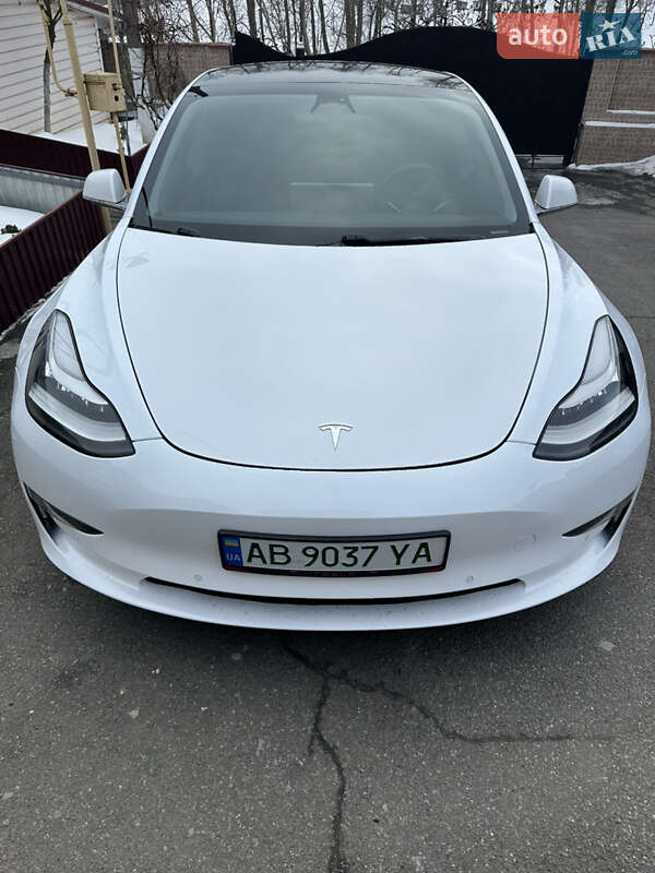 Седан Tesla Model 3 2020 в Виннице