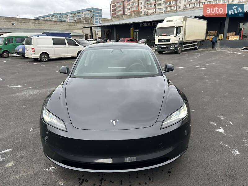 Седан Tesla Model 3 2024 в Днепре