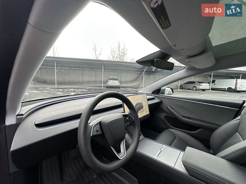 Седан Tesla Model 3 2024 в Днепре