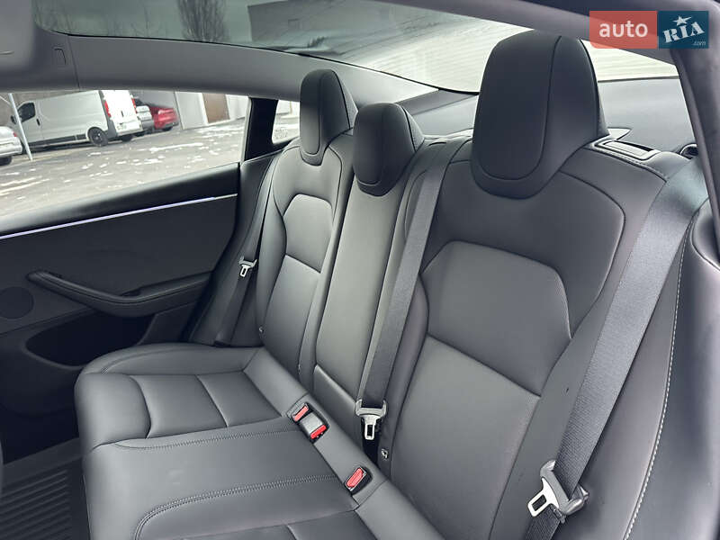 Седан Tesla Model 3 2024 в Днепре