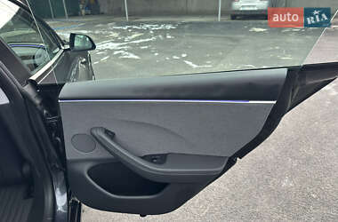 Седан Tesla Model 3 2024 в Днепре