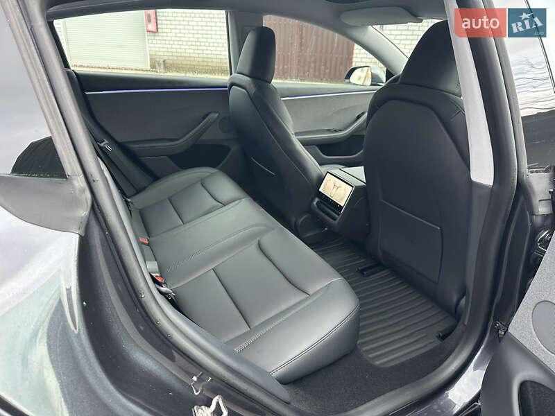 Седан Tesla Model 3 2024 в Днепре
