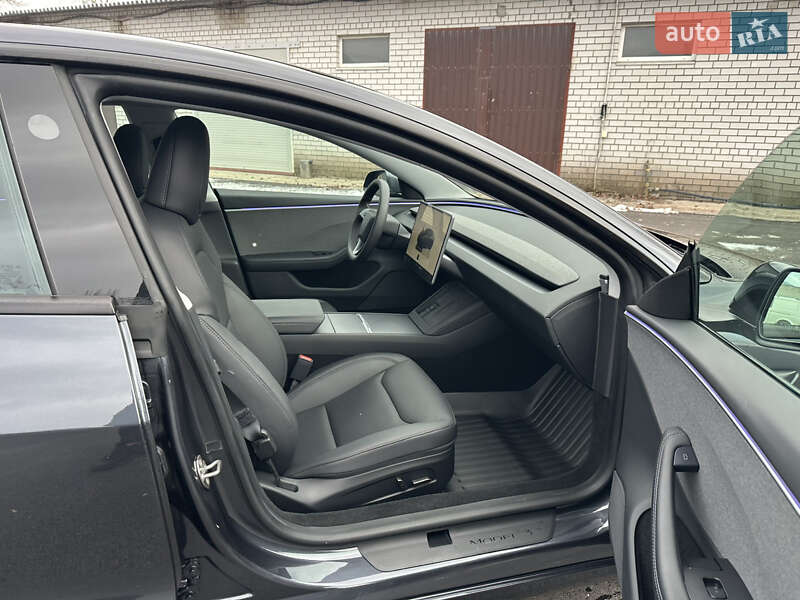 Седан Tesla Model 3 2024 в Днепре