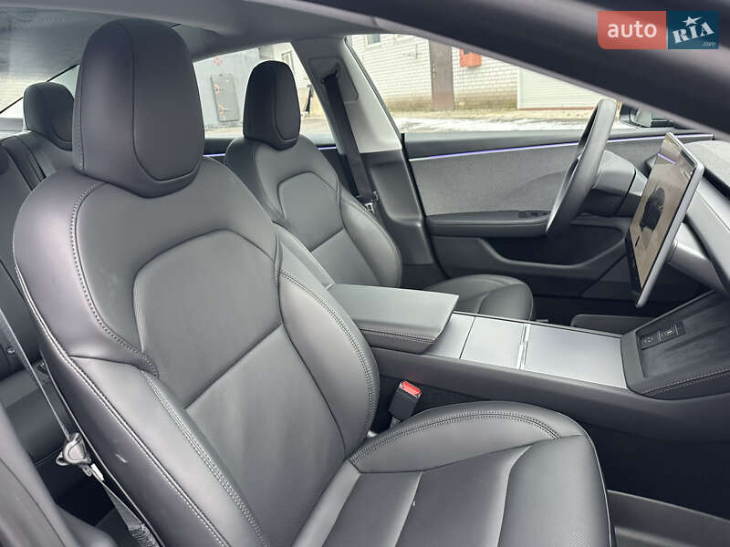Седан Tesla Model 3 2024 в Днепре